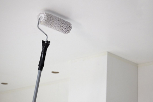 Peindre parfaitement votre plafond en quelques étapes simples